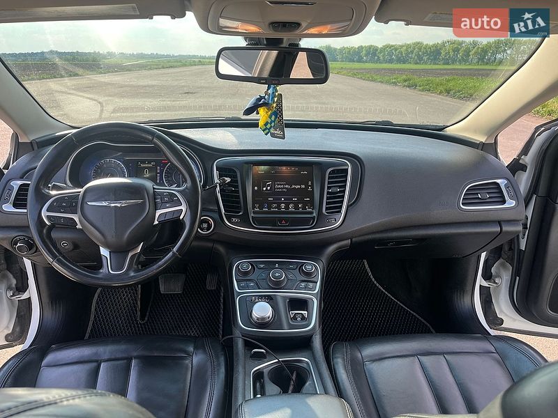 Седан Chrysler 200 2016 в Шепетівці