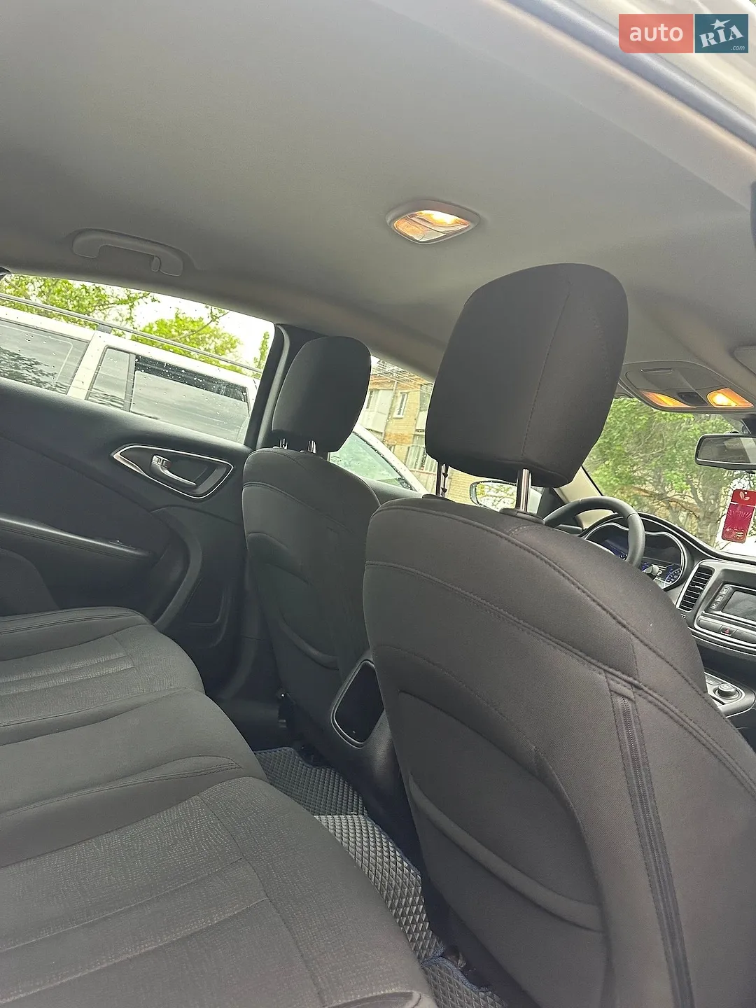 2015 Chrysler 200 - мініатюра 13