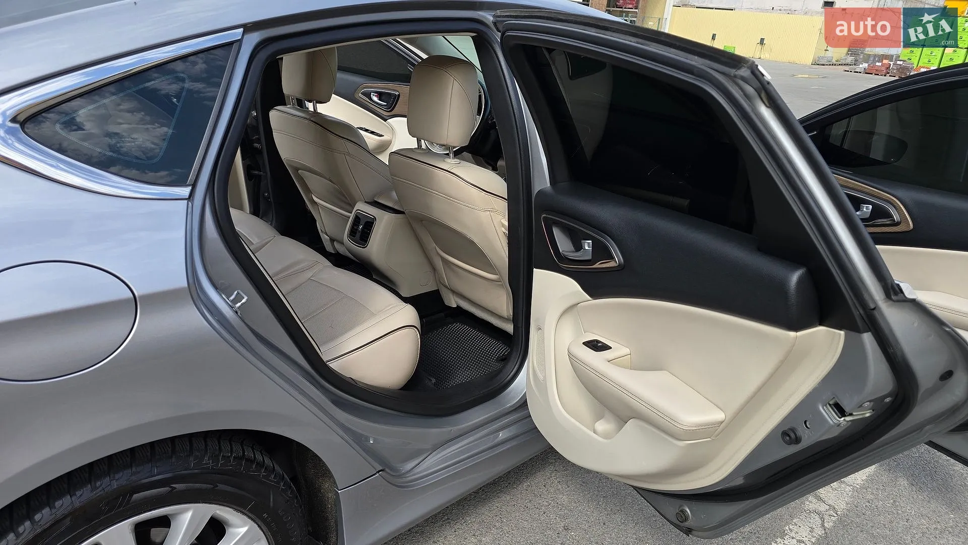 2014 Chrysler 200 - мініатюра 26