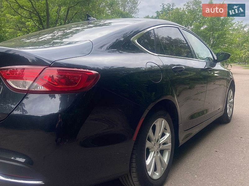 Седан Chrysler 200 2016 в Коростене
