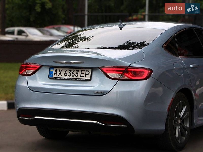 Седан Chrysler 200 2015 в Харкові