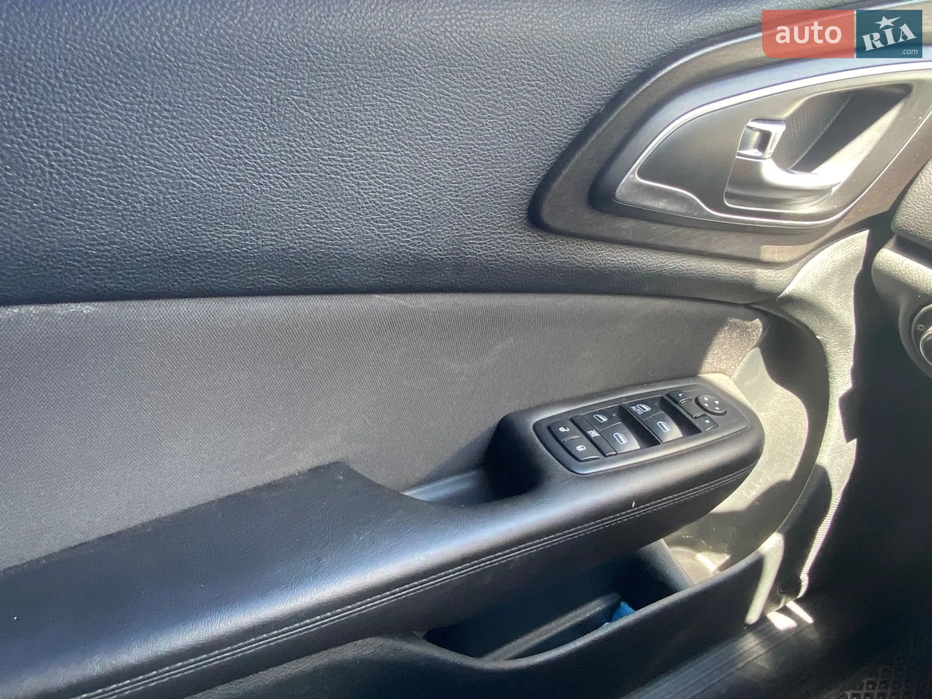 2016 Chrysler 200 - мініатюра 26