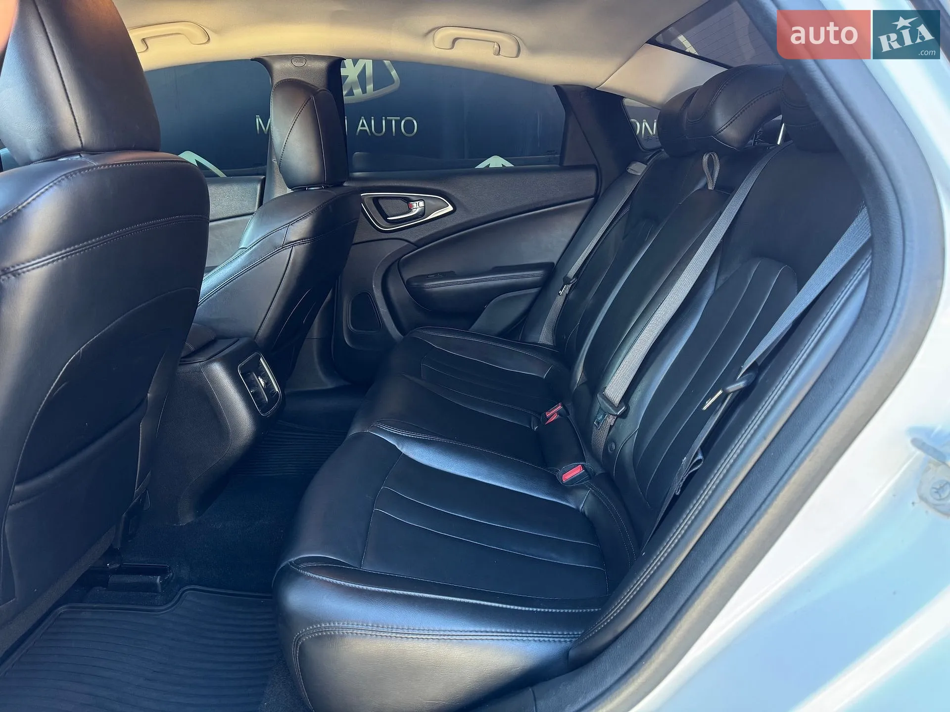 2014 Chrysler 200 - мініатюра 12