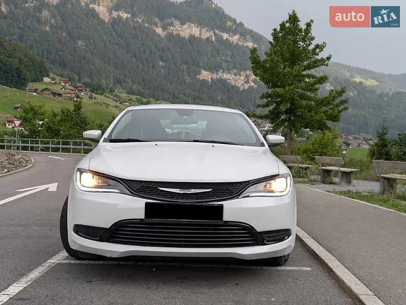 Chrysler 200