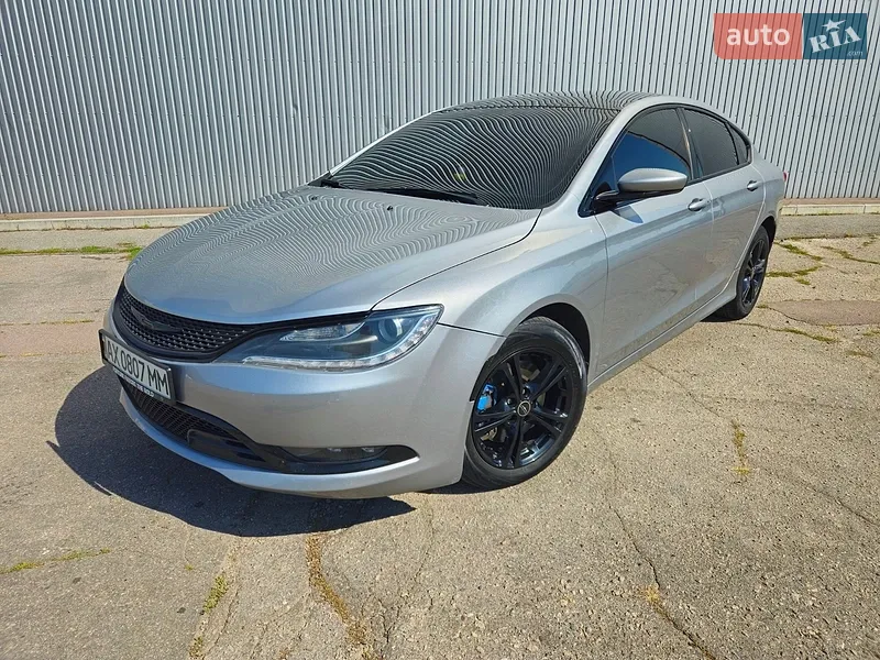 Chrysler 200