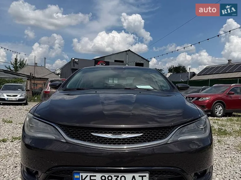 Chrysler 200