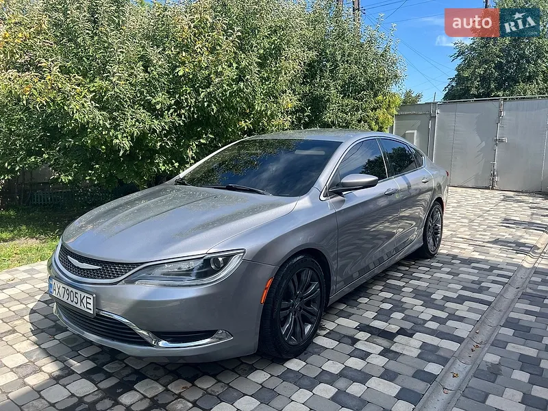 Chrysler 200