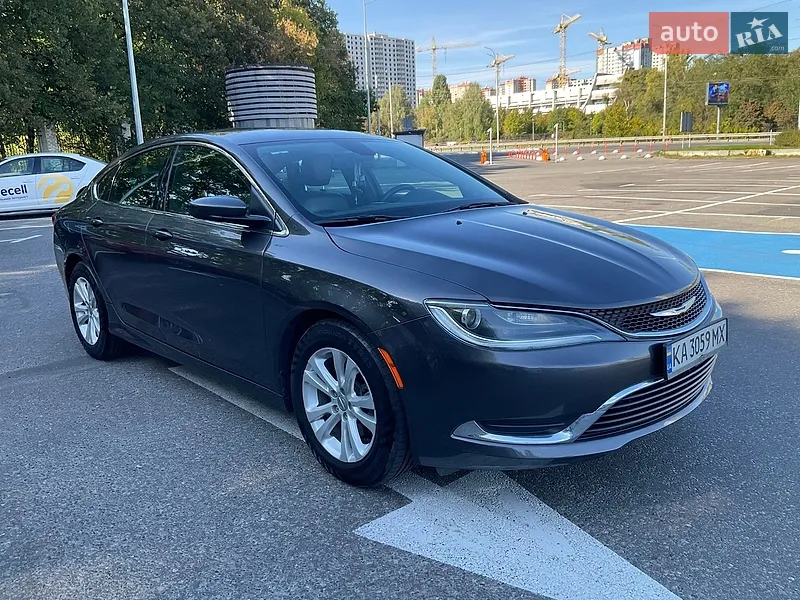 Chrysler 200