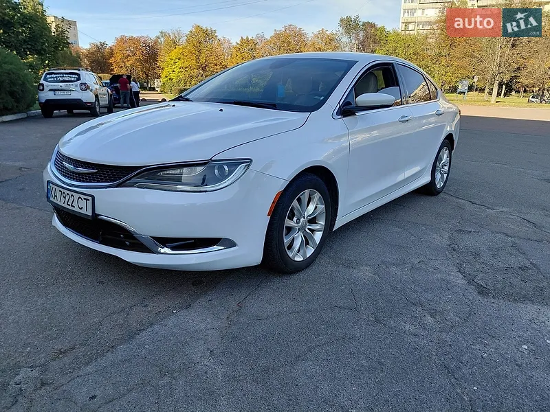 Chrysler 200