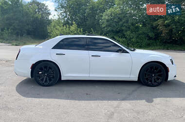 Седан Chrysler 300 S 2018 в 