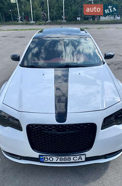 Седан Chrysler 300 S 2018 в 