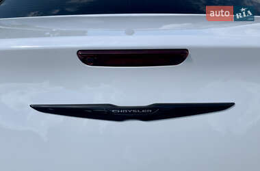 Седан Chrysler 300 S 2018 в 