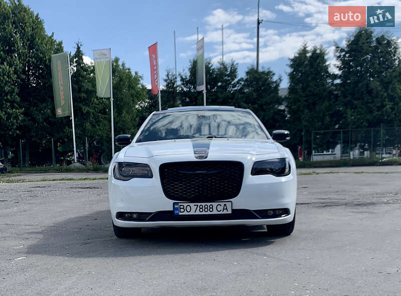 Седан Chrysler 300 S 2018 в Тернополе фото 15 Седан Chrysler 300 S 2018 в Тернополе