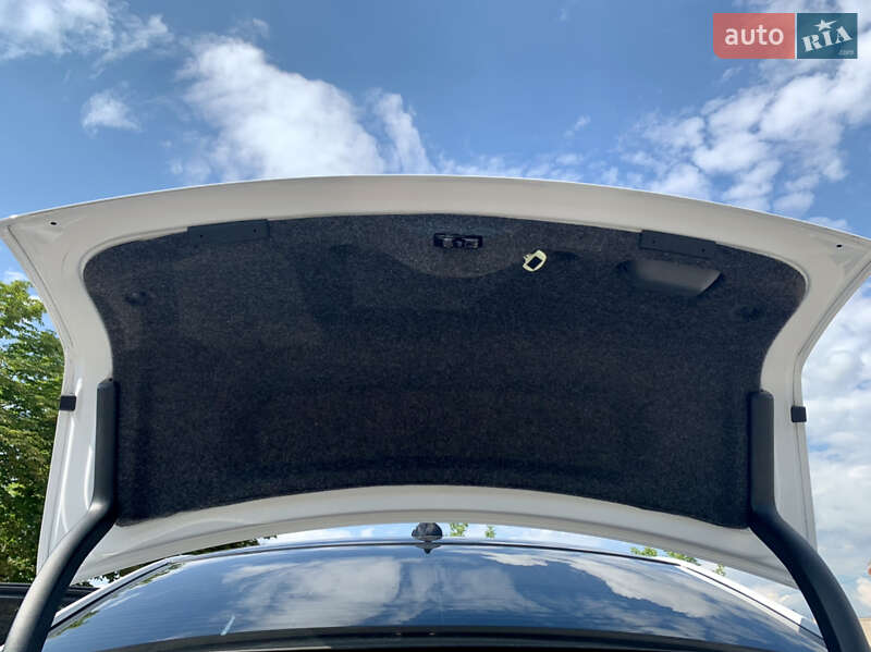 Седан Chrysler 300 S 2018 в Тернополе фото 35 Седан Chrysler 300 S 2018 в Тернополе