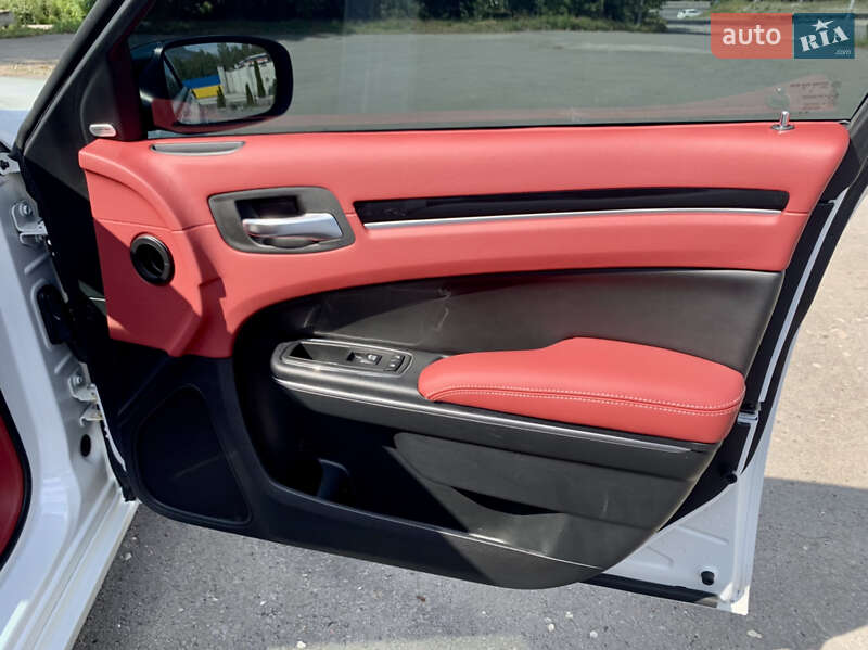 Седан Chrysler 300 S 2018 в Тернополе фото 40 Седан Chrysler 300 S 2018 в Тернополе