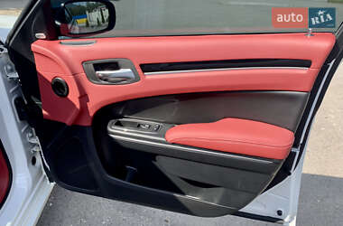 Седан Chrysler 300 S 2018 в 