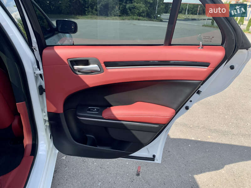 Седан Chrysler 300 S 2018 в Тернополе фото 36 Седан Chrysler 300 S 2018 в Тернополе