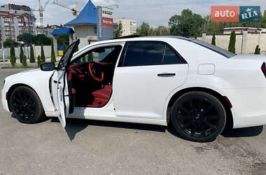 Седан Chrysler 300 S 2018 в 