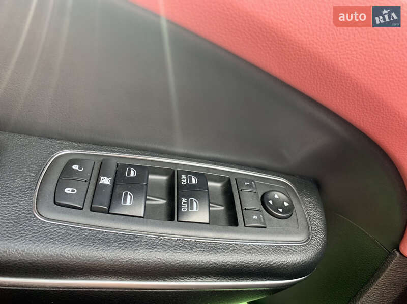 Седан Chrysler 300 S 2018 в Тернополе фото 60 Седан Chrysler 300 S 2018 в Тернополе