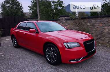 Седан Chrysler 300 S 2016 в Хусте