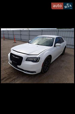 Седан Chrysler 300 S 2016 в 
