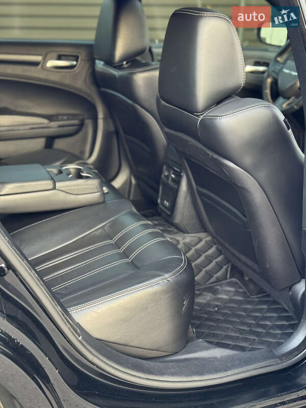 Седан Chrysler 300 S 2015 в Киеве