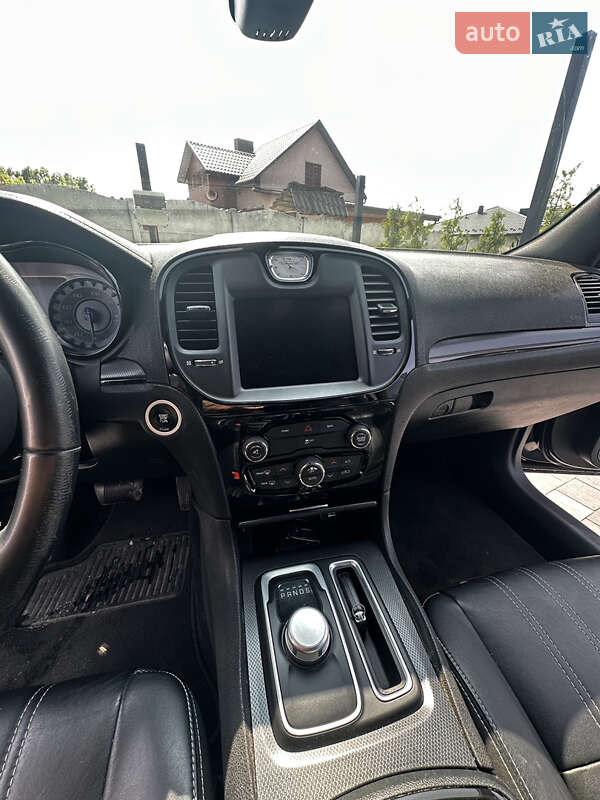 Седан Chrysler 300 S 2015 в Ковеле