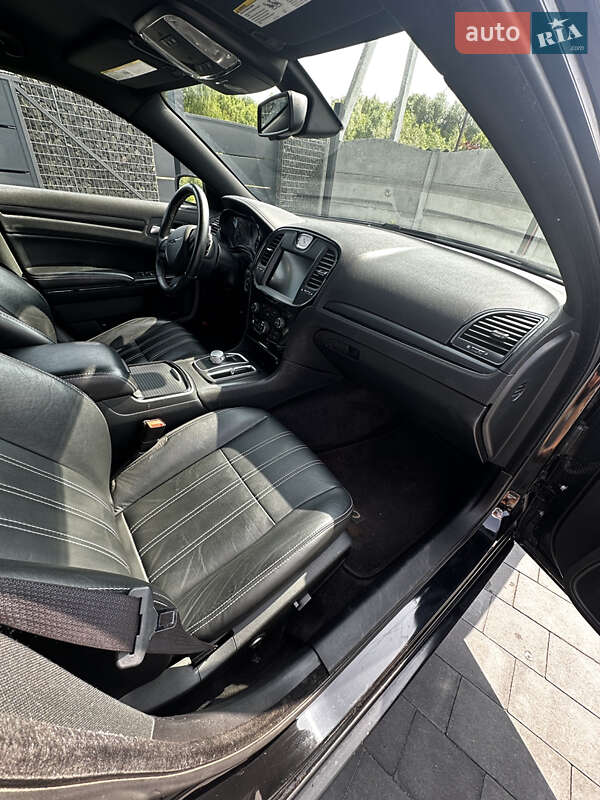 Седан Chrysler 300 S 2015 в Ковеле