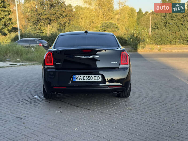 Седан Chrysler 300 S 2015 в Киеве