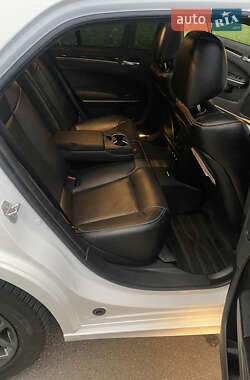 Седан Chrysler 300 S 2022 в 