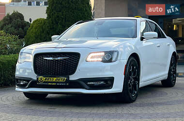Седан Chrysler 300 S 2015 в 