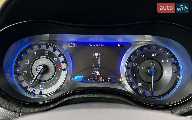 Седан Chrysler 300 S 2015 в Львові