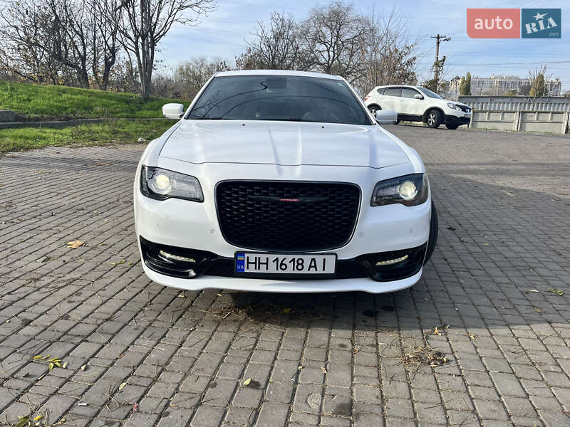 Седан Chrysler 300 S 2022 в Одесі