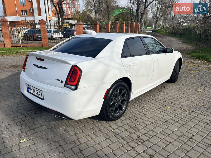 Седан Chrysler 300 S 2022 в Одесі