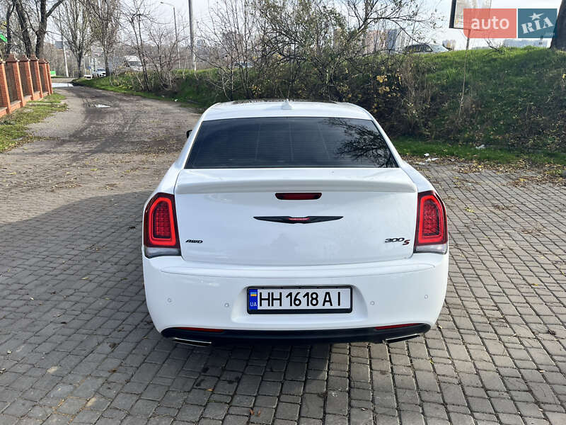 Седан Chrysler 300 S 2022 в Одесі