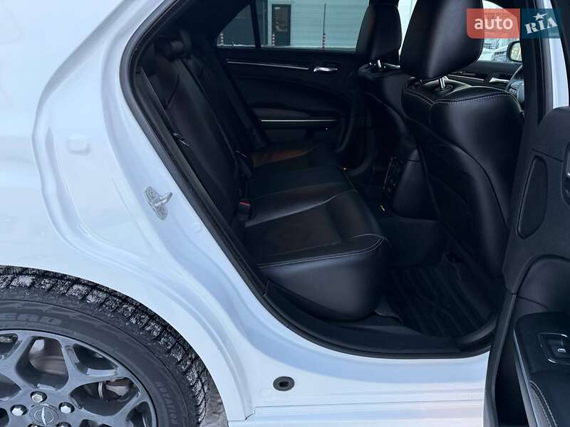 Седан Chrysler 300 S 2022 в Одессе