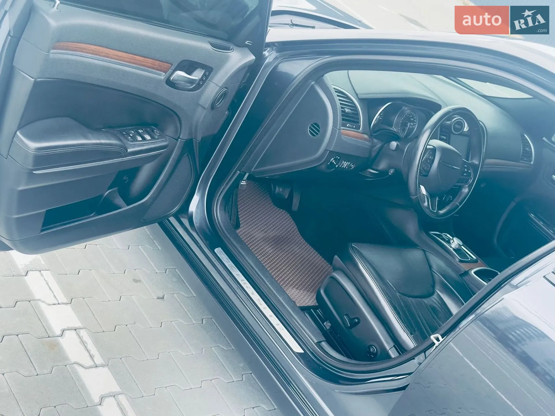 2017 Chrysler 300 - мініатюра 10