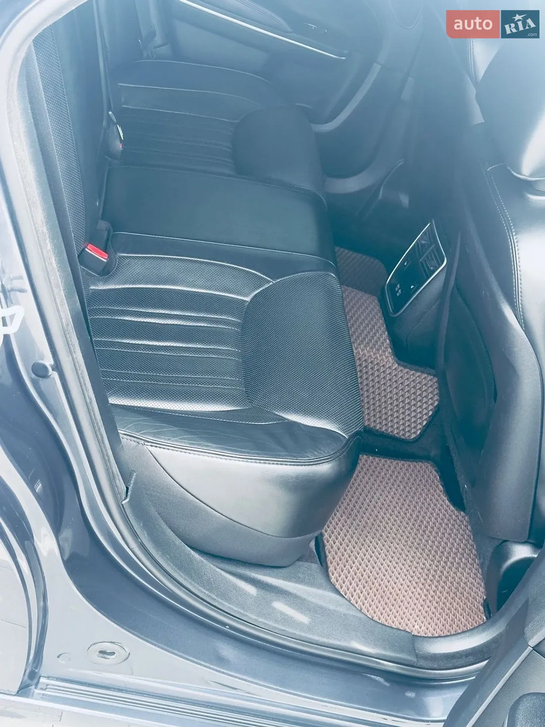 2017 Chrysler 300 - мініатюра 13