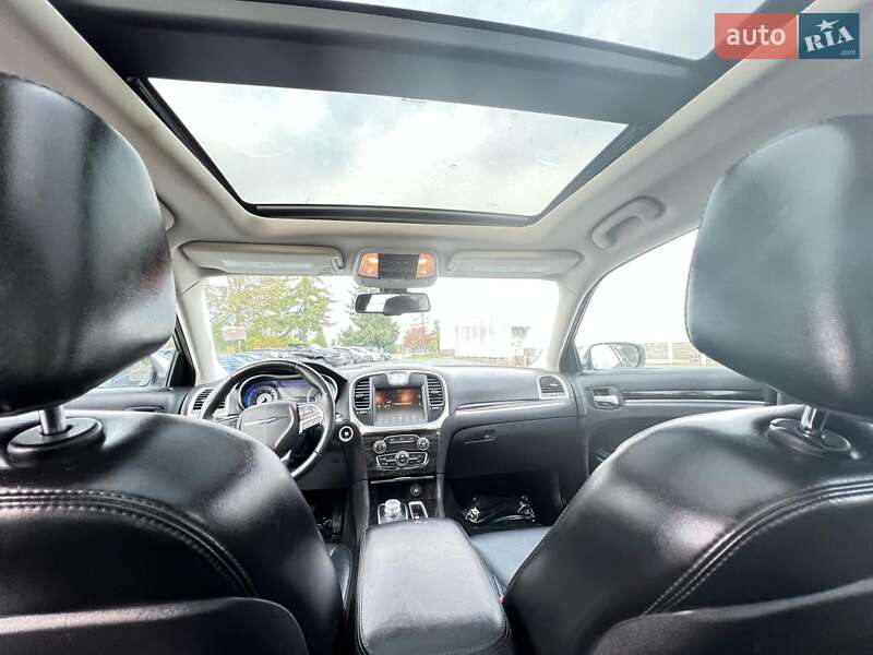 Седан Chrysler 300 2016 в Києві