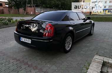 Хэтчбек Chrysler 300 2010 в Владимир-Волынском