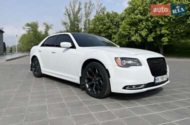 Седан Chrysler 300 2016 в Кременчуці