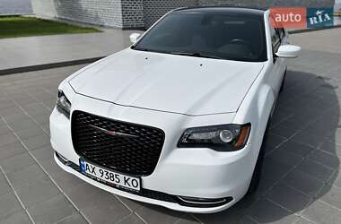 Седан Chrysler 300 2016 в Кременчуці