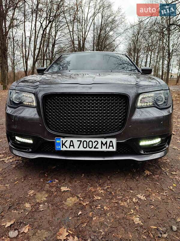Седан Chrysler 300 2016 в Теплике