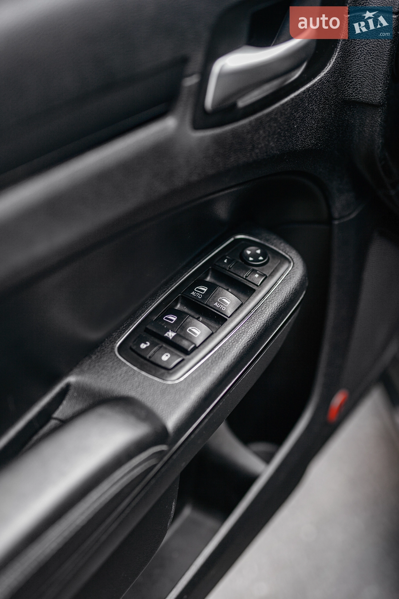 2014 Chrysler 300 - мініатюра 20