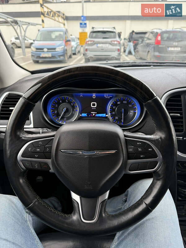 Седан Chrysler 300 2016 в Одессе