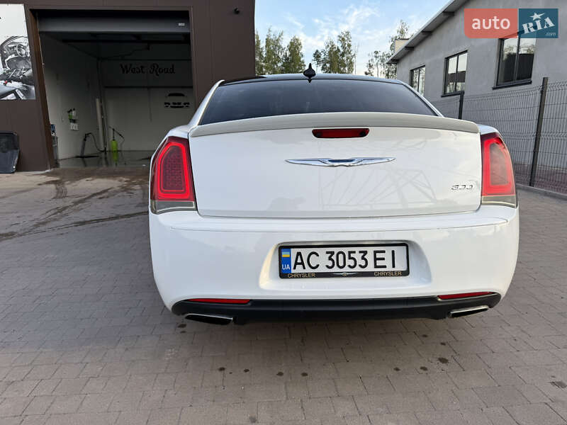 Седан Chrysler 300 2017 в Ковелі