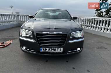 Седан Chrysler 300 2014 в 