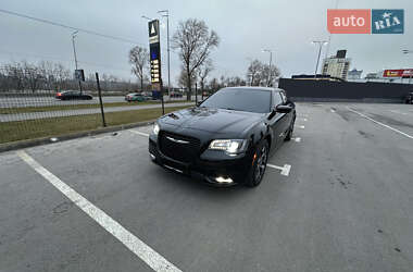 Седан Chrysler 300 2016 в 
