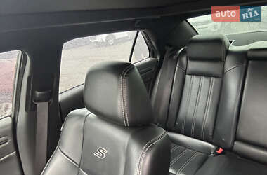 Седан Chrysler 300 2016 в 