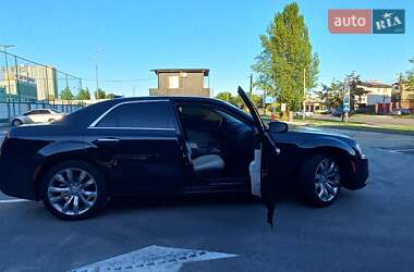 Седан Chrysler 300 2017 в 